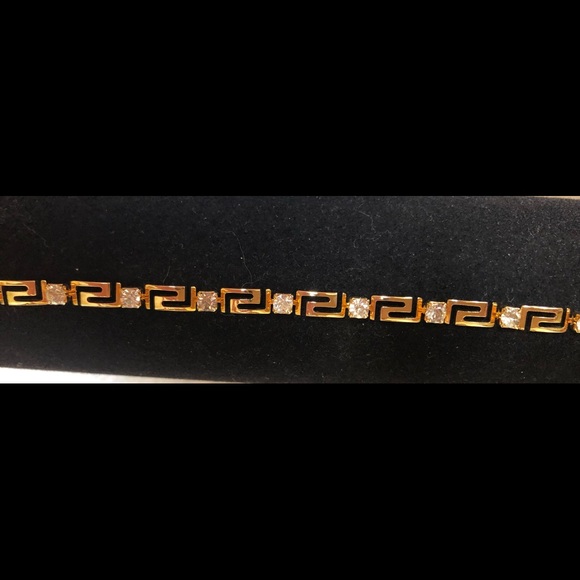 Avon NWOT Gold-tone and CZ Tennis Bracelet. **FINAL CLEARANCE** - Picture 4 of 5